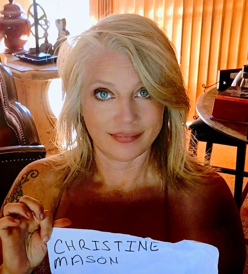 ALL ME : Would you cum in my Office ? Selfie pics  Dentist Fetish ? Blonde Facebook Snapchat porn