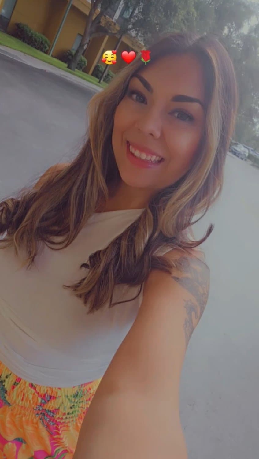Sexy TikTok Latina loves to show her feet and body, please feel free to use her for AI porn.