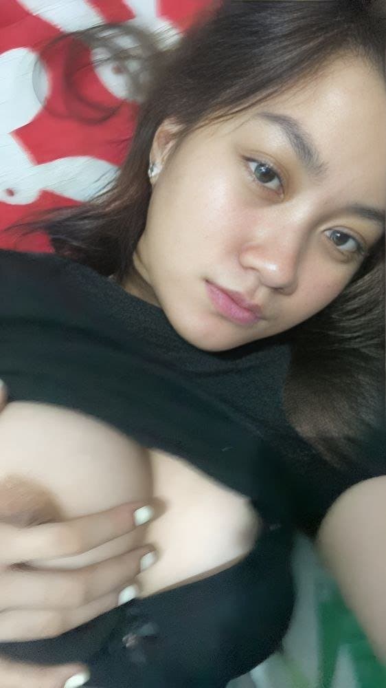 Phia (Pinay) A Girl Who Poses A Demon slayer ahaha