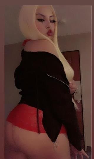 Click to view full size 25 year old Crystal escort in Orange County