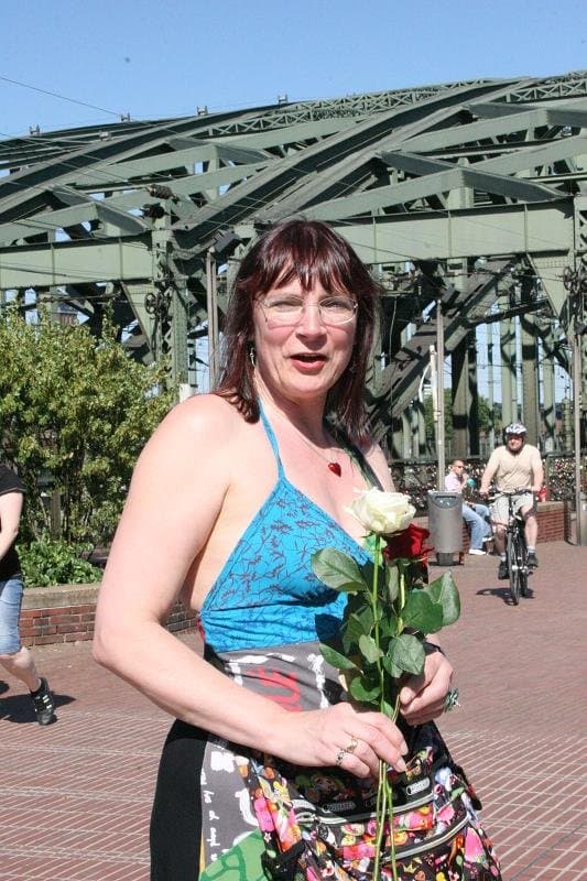 Click to view full size Angelika (65) aus Köln, einst und jetzt; dressed / undressed