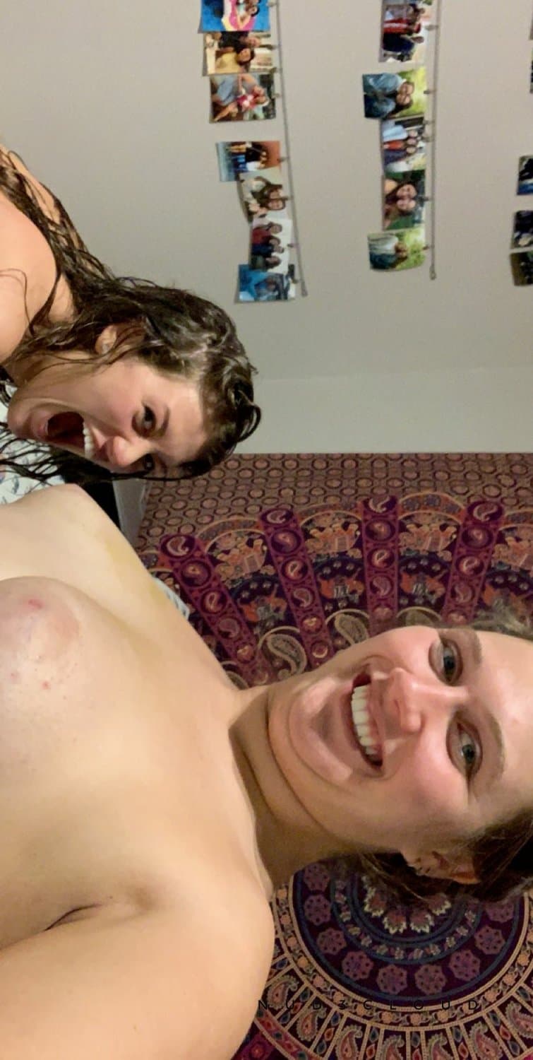 These sisters are wild !!!