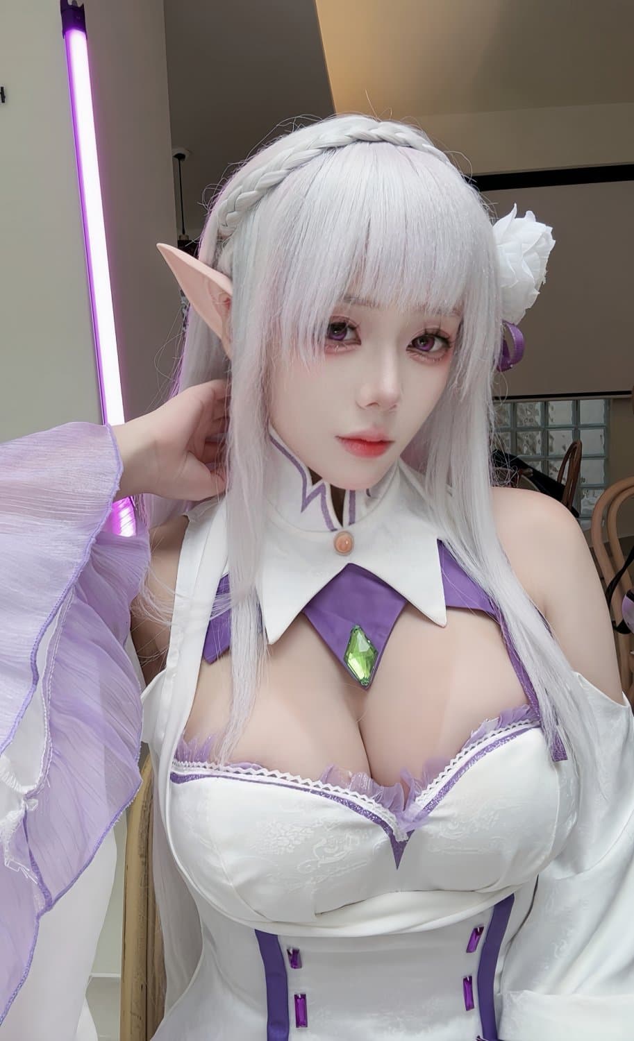 Click to view full size JIU YIAN 九言 CHINESE CUTIE/ EMILIA FROM RE:ZERO COSPLAY