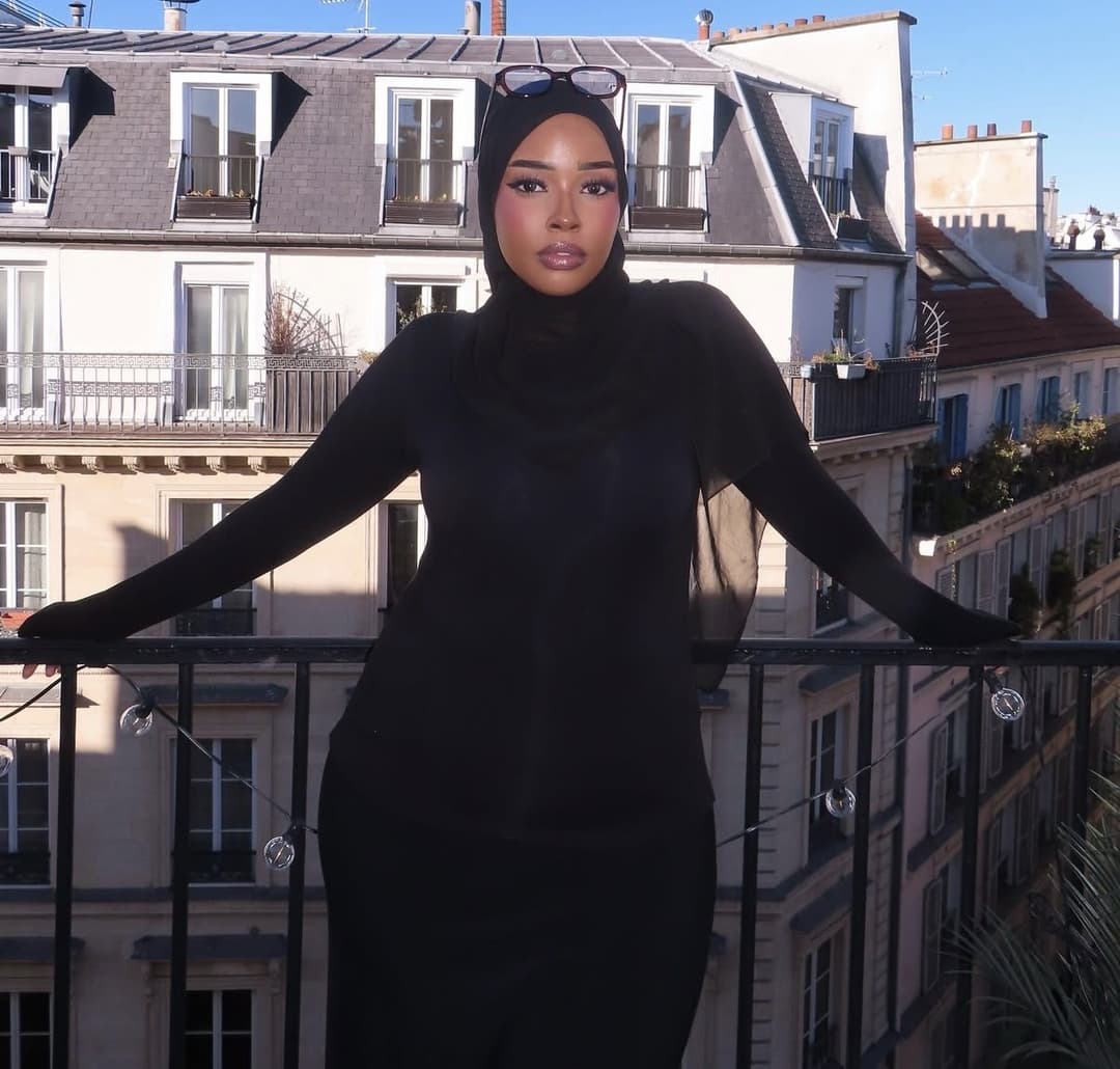 thick hoejabi somali bitch with thick body and cock sucking lips