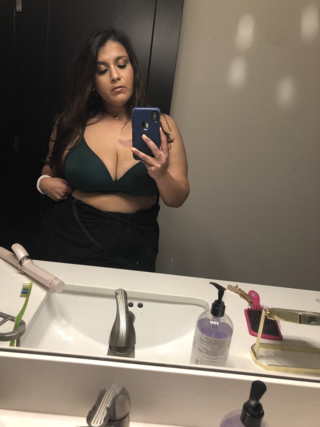 HORNY CHUBBY Indian desi TANKER NRI MILF LIKE SUCKING BWC DEEPTHROAT BLOWJOB IN CAR