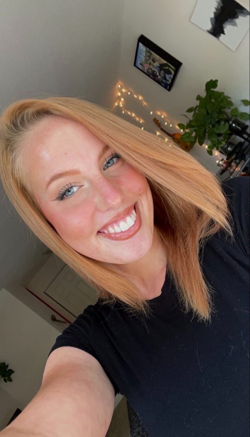 Lisa (22F, USA) adorable blonde cutie with a perfect pair of perky tits first time sharing nudes