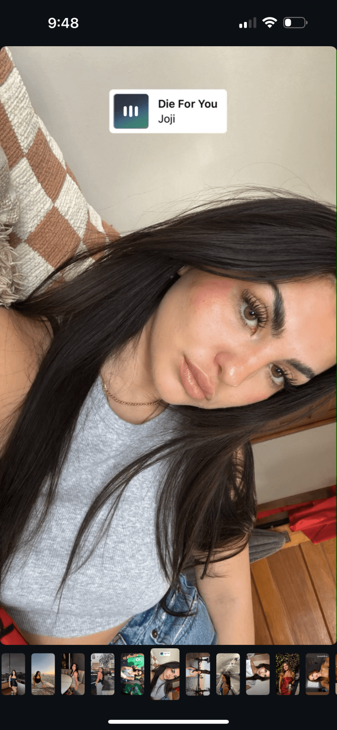 College guy with big muscles started kissing this slut before lifting shirt and sucking her titties