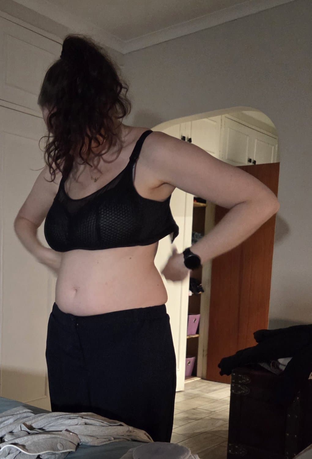 Spy wife in black to white bra with high ponytail