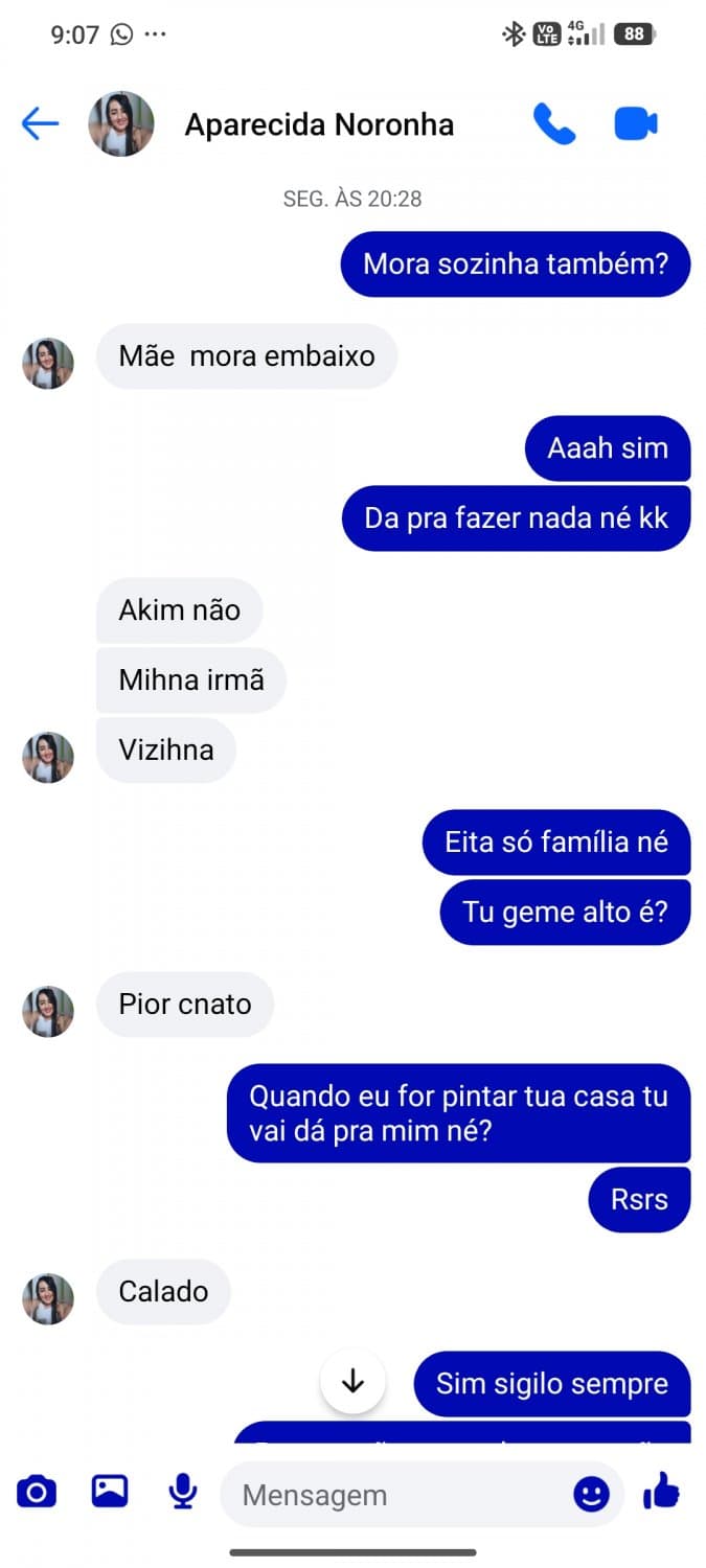 Coroa de fortaleza, mostra a buceta por Pix, mora no parque São José