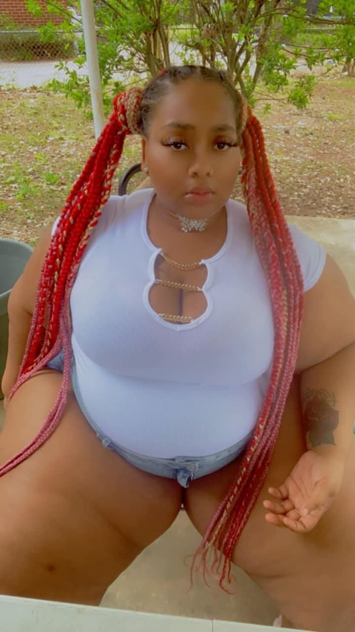 HUGE SSBBW SEXY ASS BOOTY