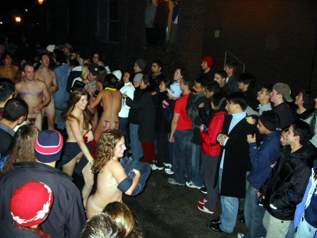 Passeio Mundial de Bicicleta Nua