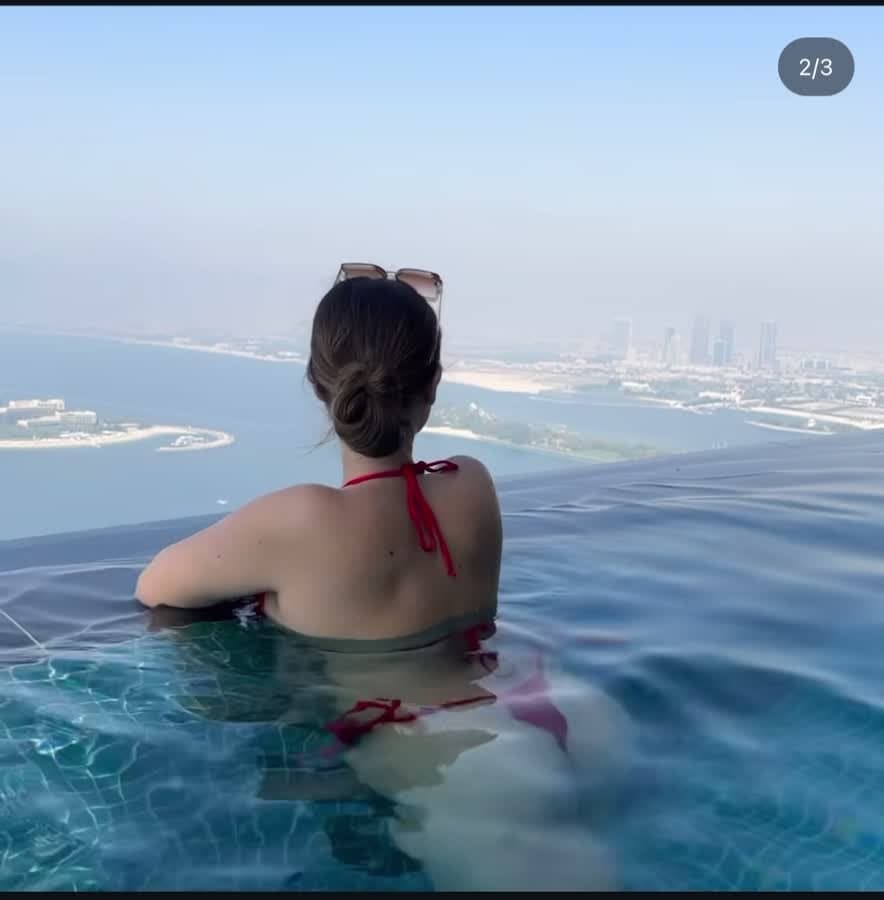 Caitlin - socials available