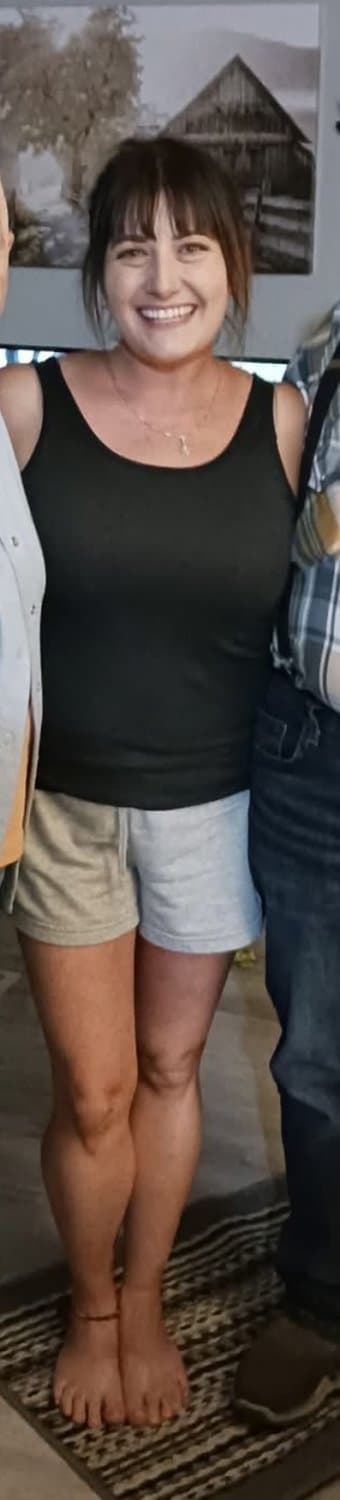 Bored housewife loves knowing she’s being stroked to