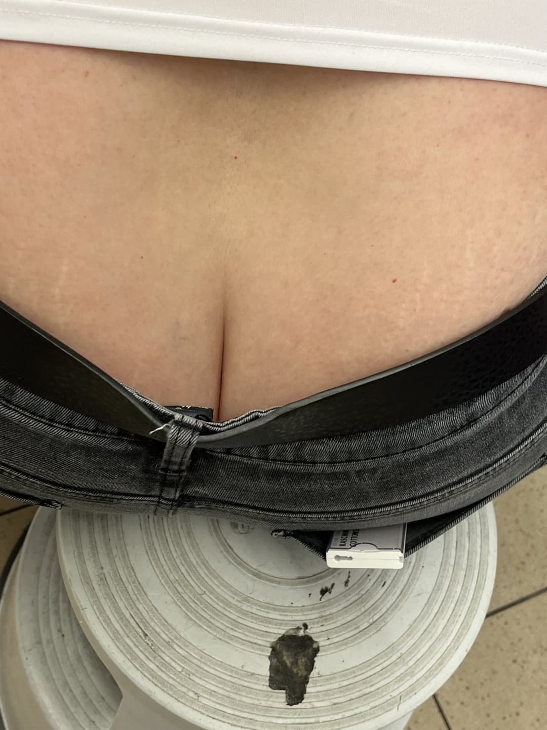 Big ass with HUGE asscrack