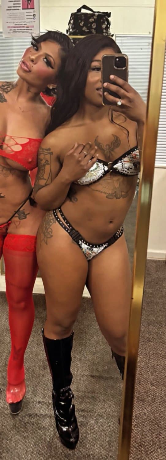 Beautiful ebony stripper hoggy twerkin