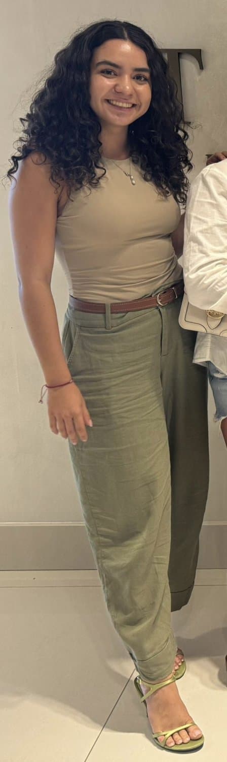 My sluts, Pau, Sammy and Krista, I love their tits and feet, I will cum on their pretty faces