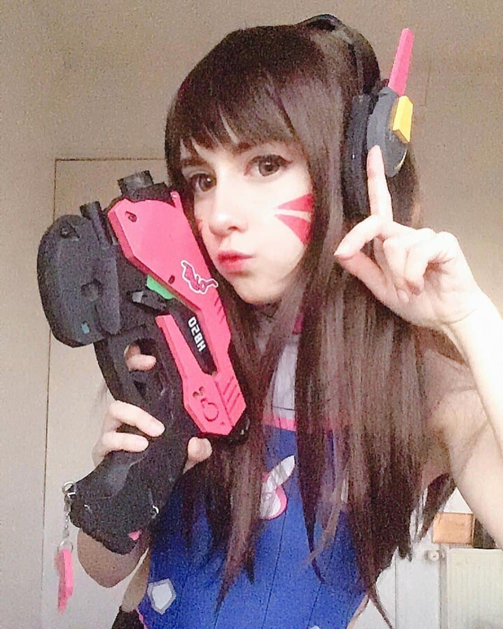 Beautiful Chilean girl with green eyes.