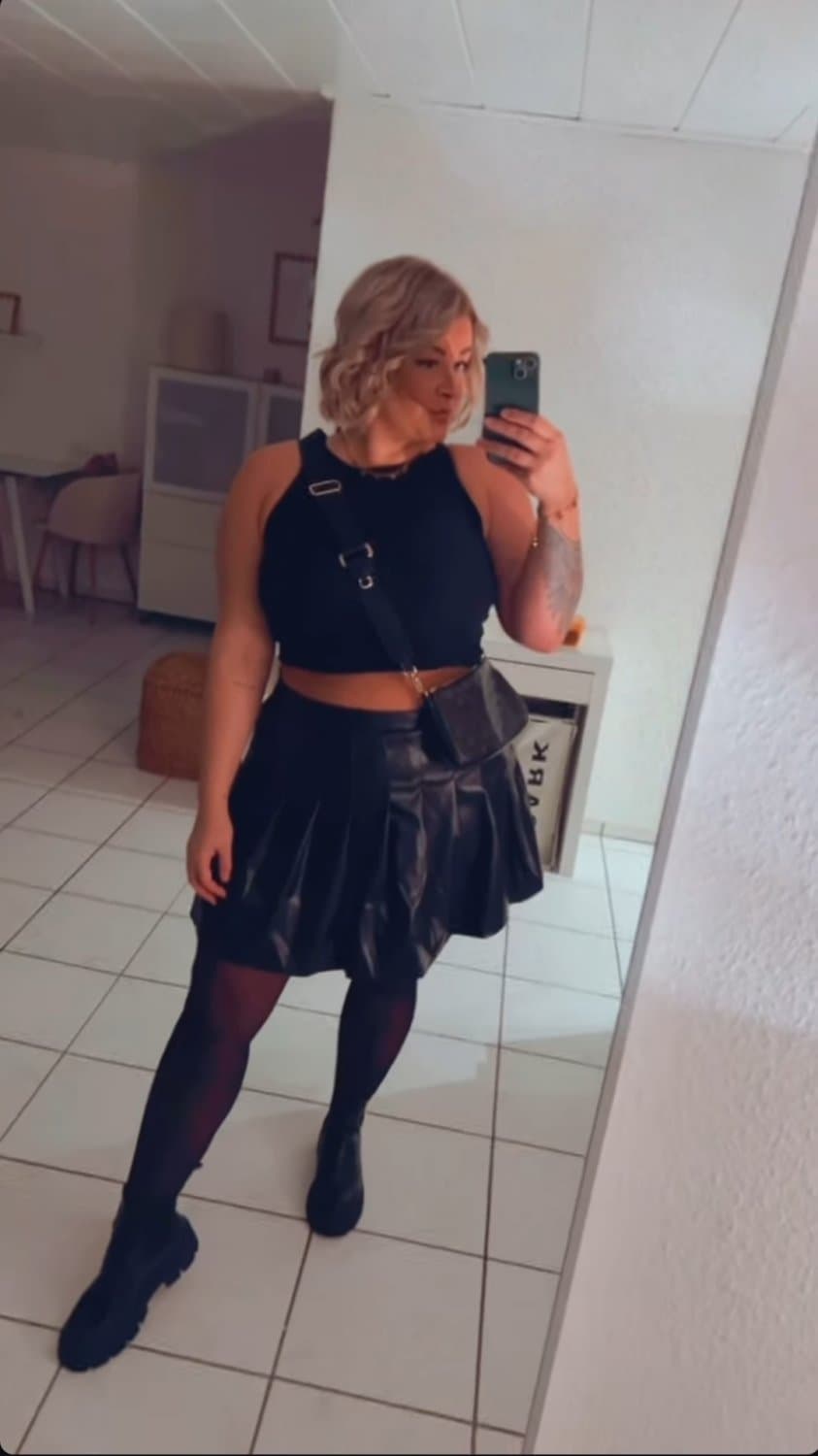 geile  deutsche schlampe Katrin wichsvorlage