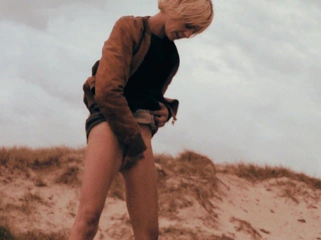 French amateur Justine enjoys watersports