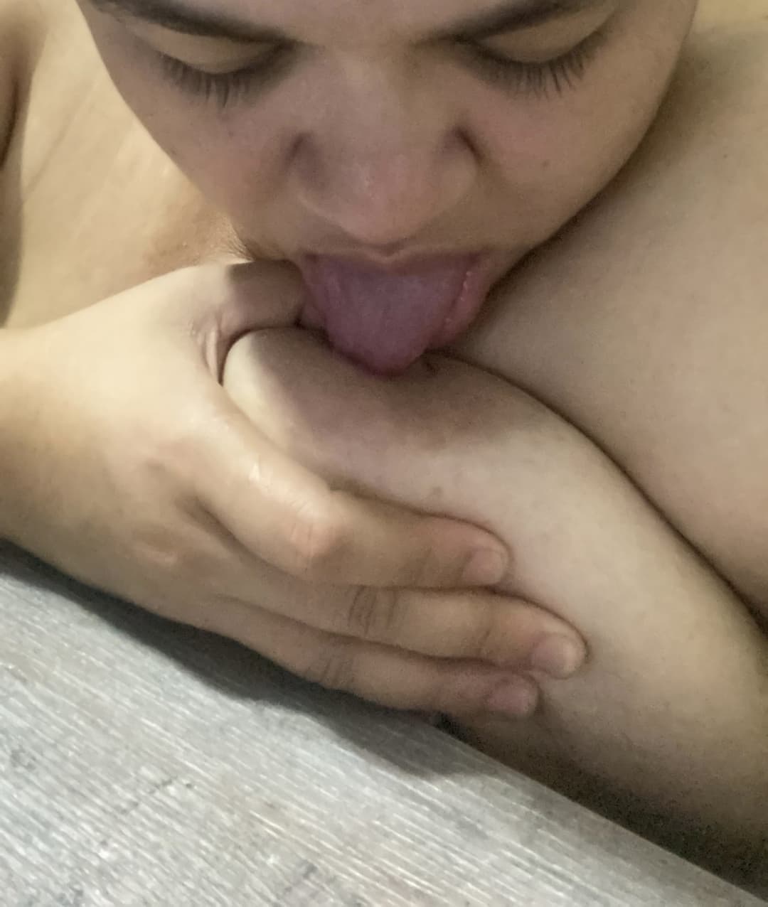 Mi esposa es un puta 3 ♥.♥ Lencería de mi esposa para su papá y sus amantes