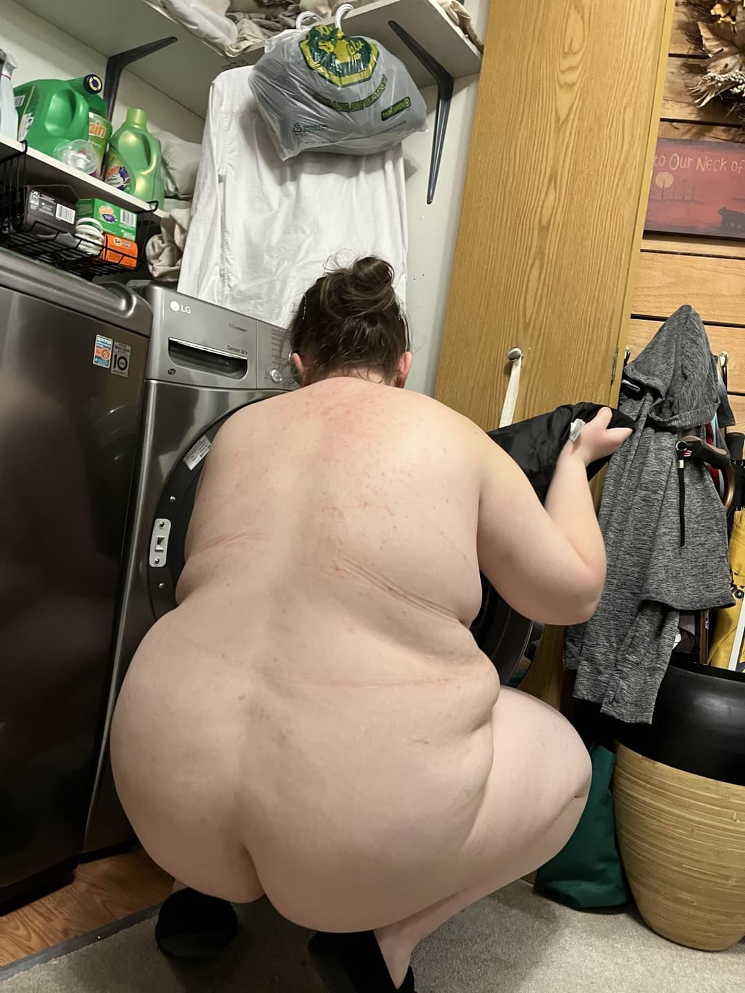 Very naked BBW wife