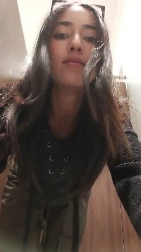 Pee Public Toilet and Pussy Flash