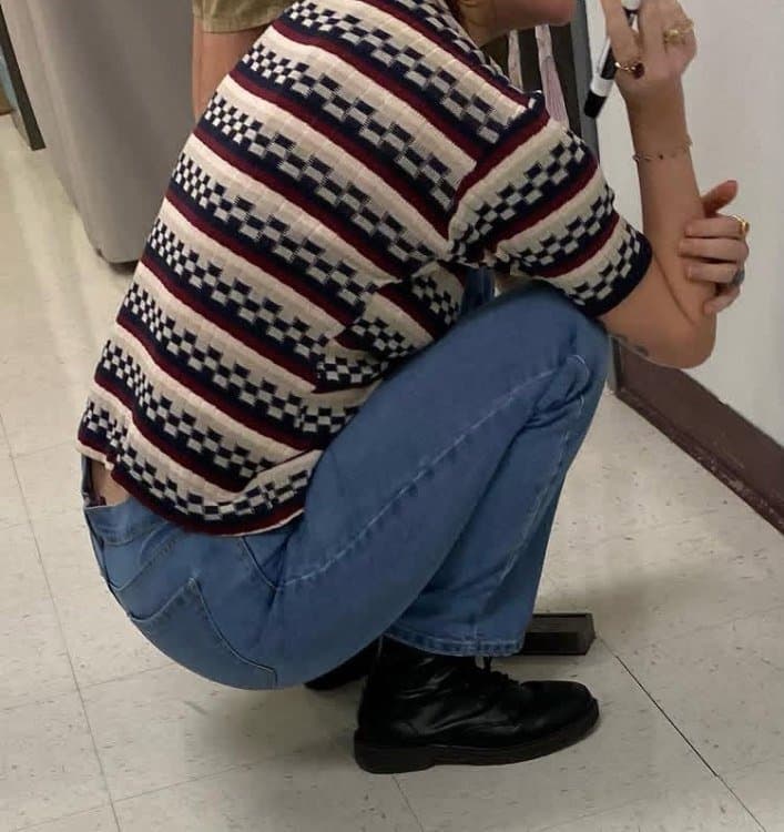 Sexy thicc ass teacher in jeans squatting & bending over