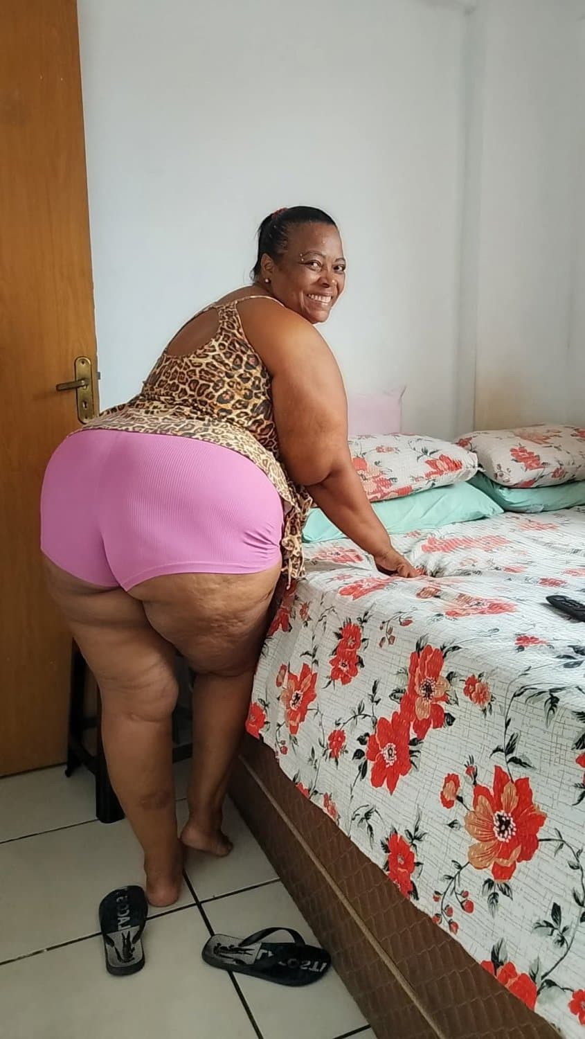 Click to view full size LATINA THICK JUICY CHUNKY SSBBW BIG ASS BOOTY