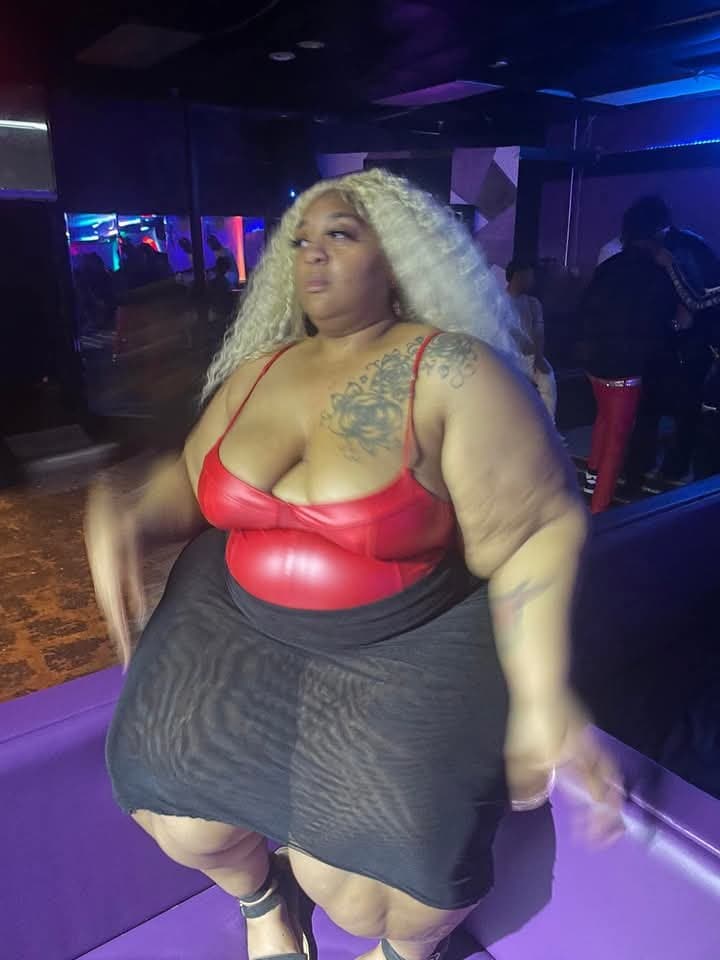 HUGE SSBBW SEXY ASS BOOTY