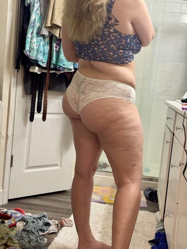Fat Tits & Giant Ass On Curvy Slut Wife