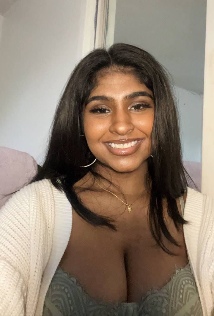 Click to view full size Big titty tamil girl