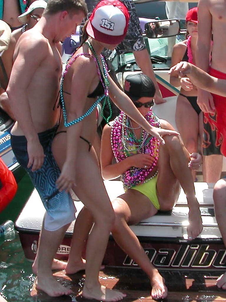 Click to view full size Unknown Hottie, Lake Havasu Memorial Day Weekend 2003 Pt. 2