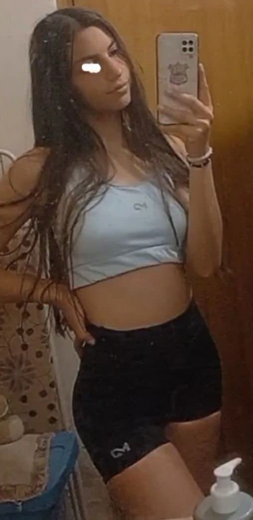 Flaca linda turrita culona mostrando su Concha depilada sabrosa (Aporte de seguidor)