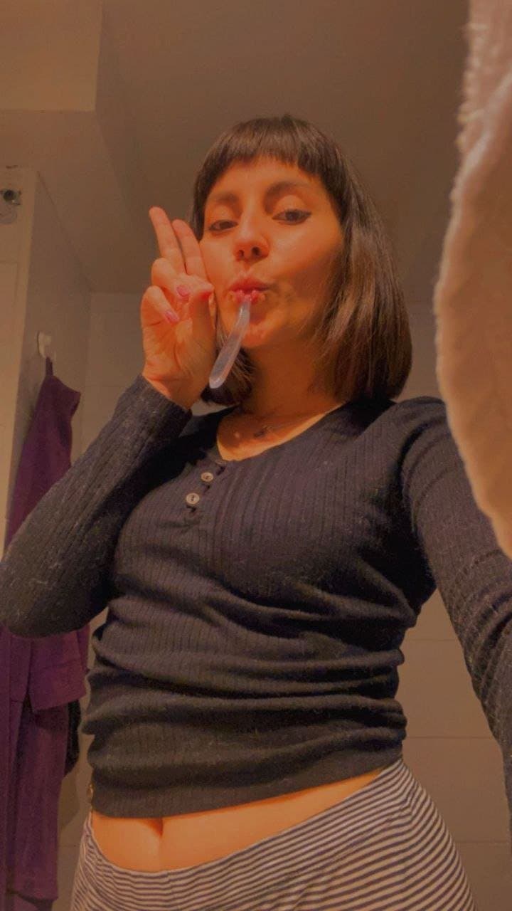 La putita Chilena de Santiago centro de Naiara Anais no se resistió a ser exhibida