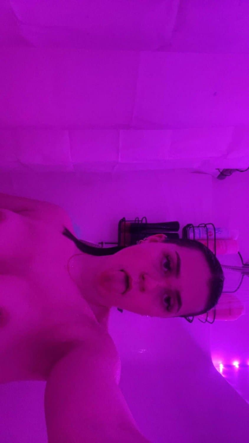 Sexy country girl takes backshots