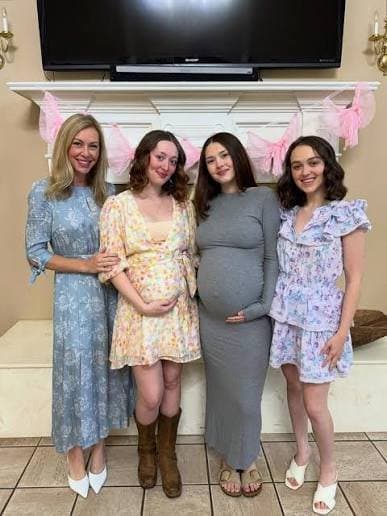 Jessica Robertson the sexiest milf of them all. A hot slutty mom will produce horny whore daughters