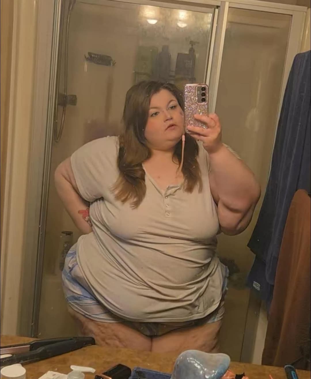 MASSIVE HUGE PAWG SSBBW BBW HUGE THICK BIG ASS GOONER MATERIAL