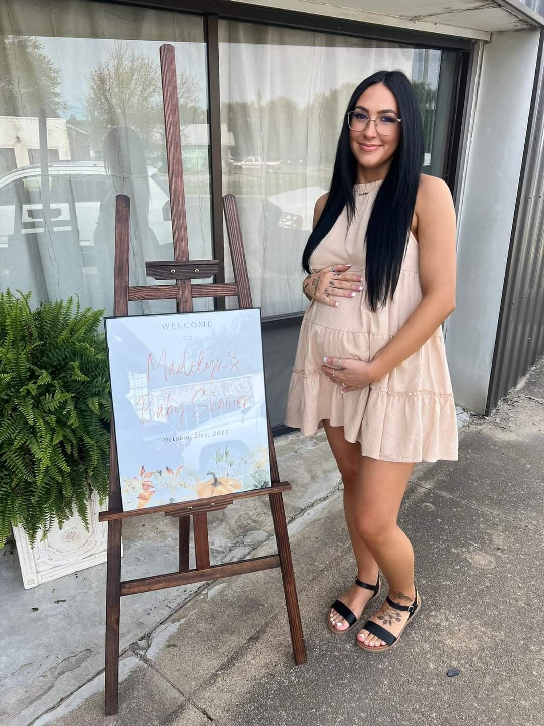 Maddy pregnant whore. No clue who the father is