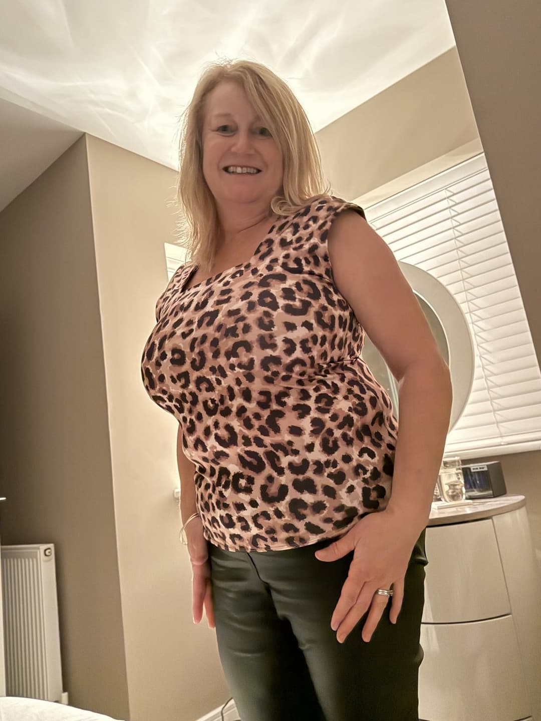 60yo UK blonde GILF
