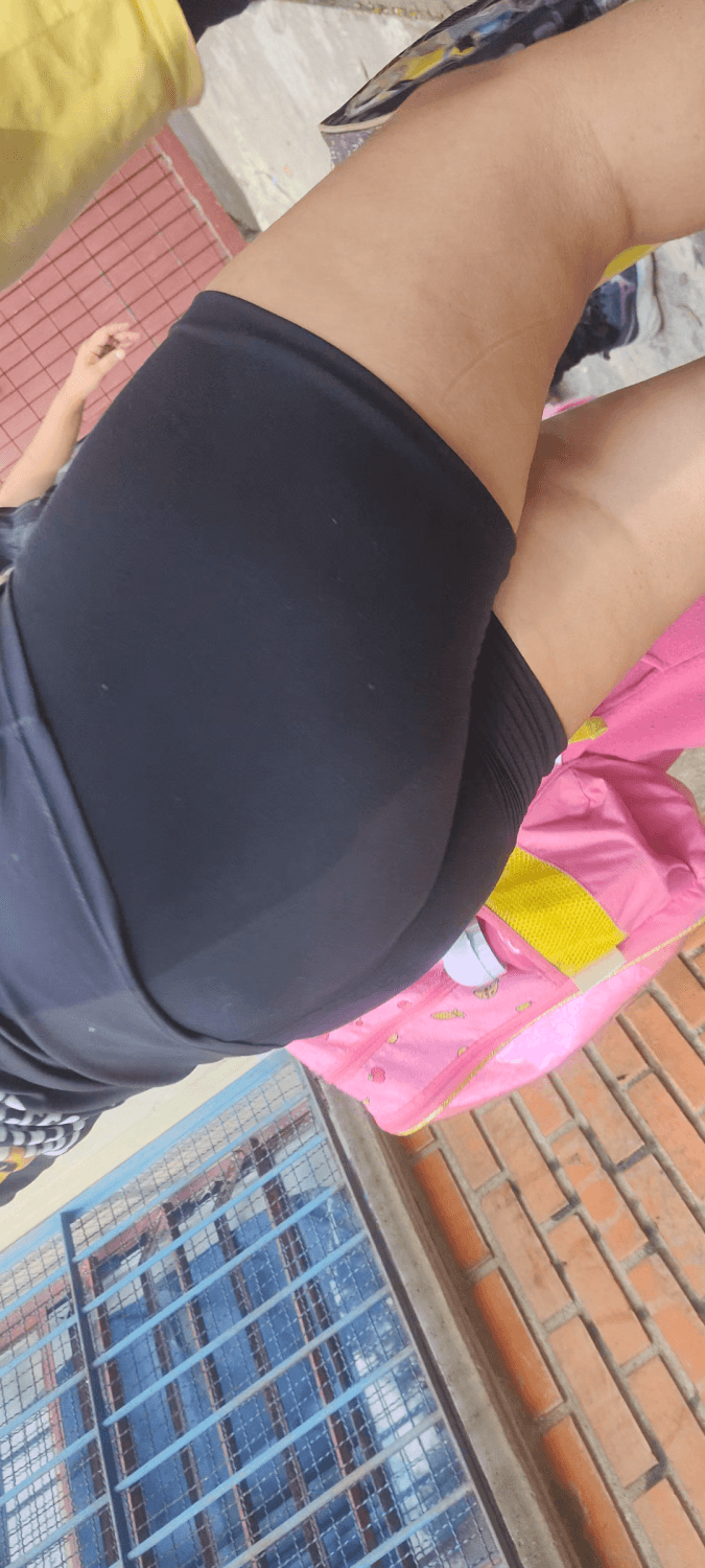 Blonde big ass + Nice ass close + Young Ebony hot ?