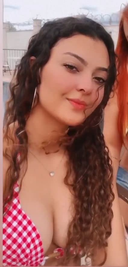 Isabella crente peituda / Isabella busty believer