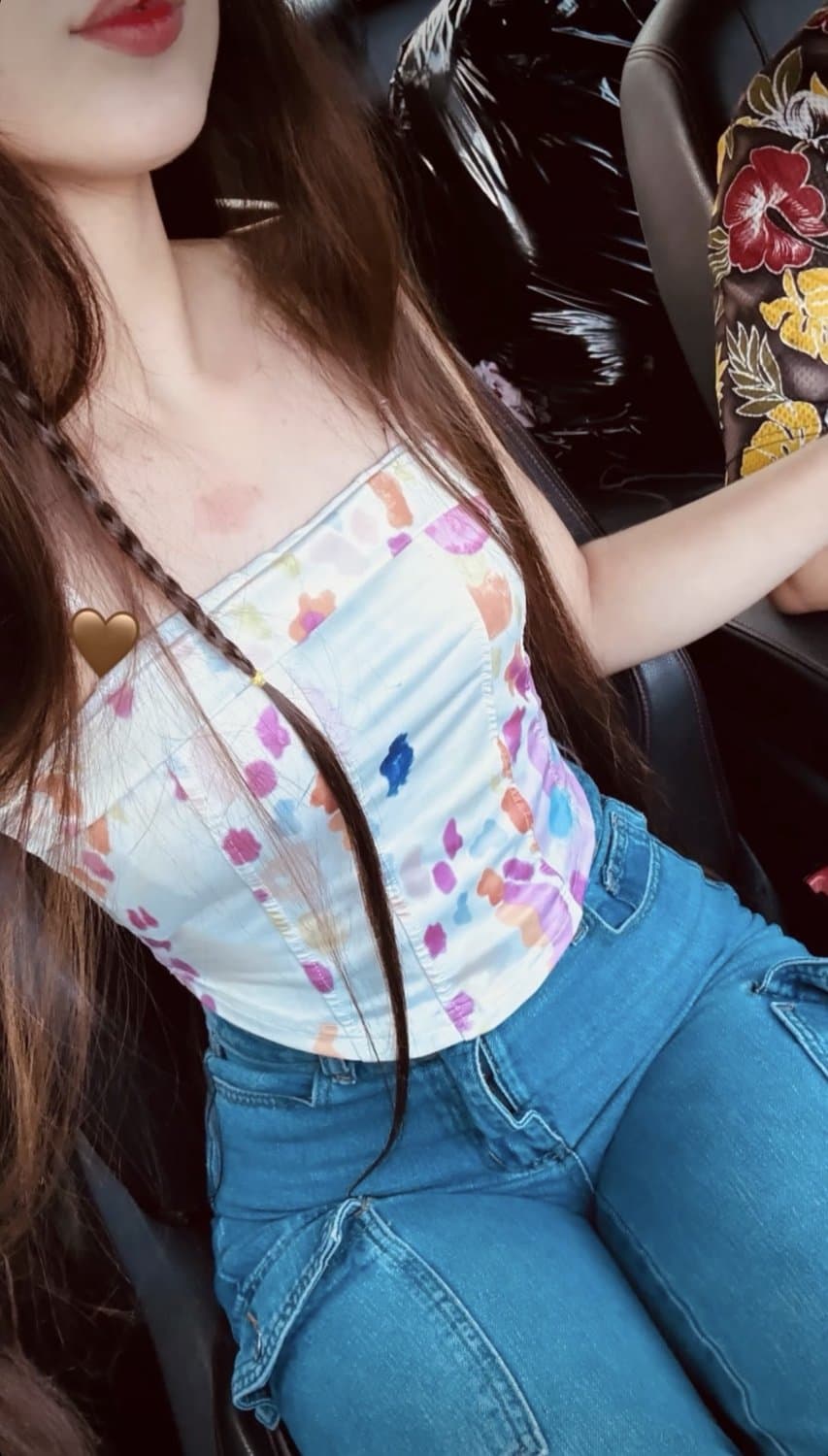 Blanca culona y su hermana - menorcita