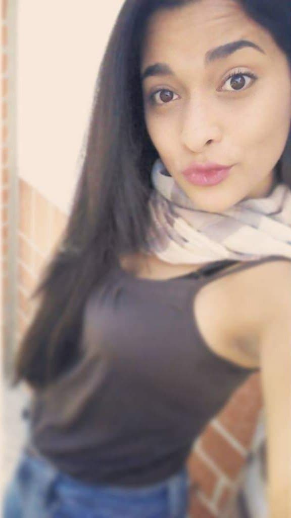 La perra de Marises merece una cogida de garganta hasta venirse dentro por puta???