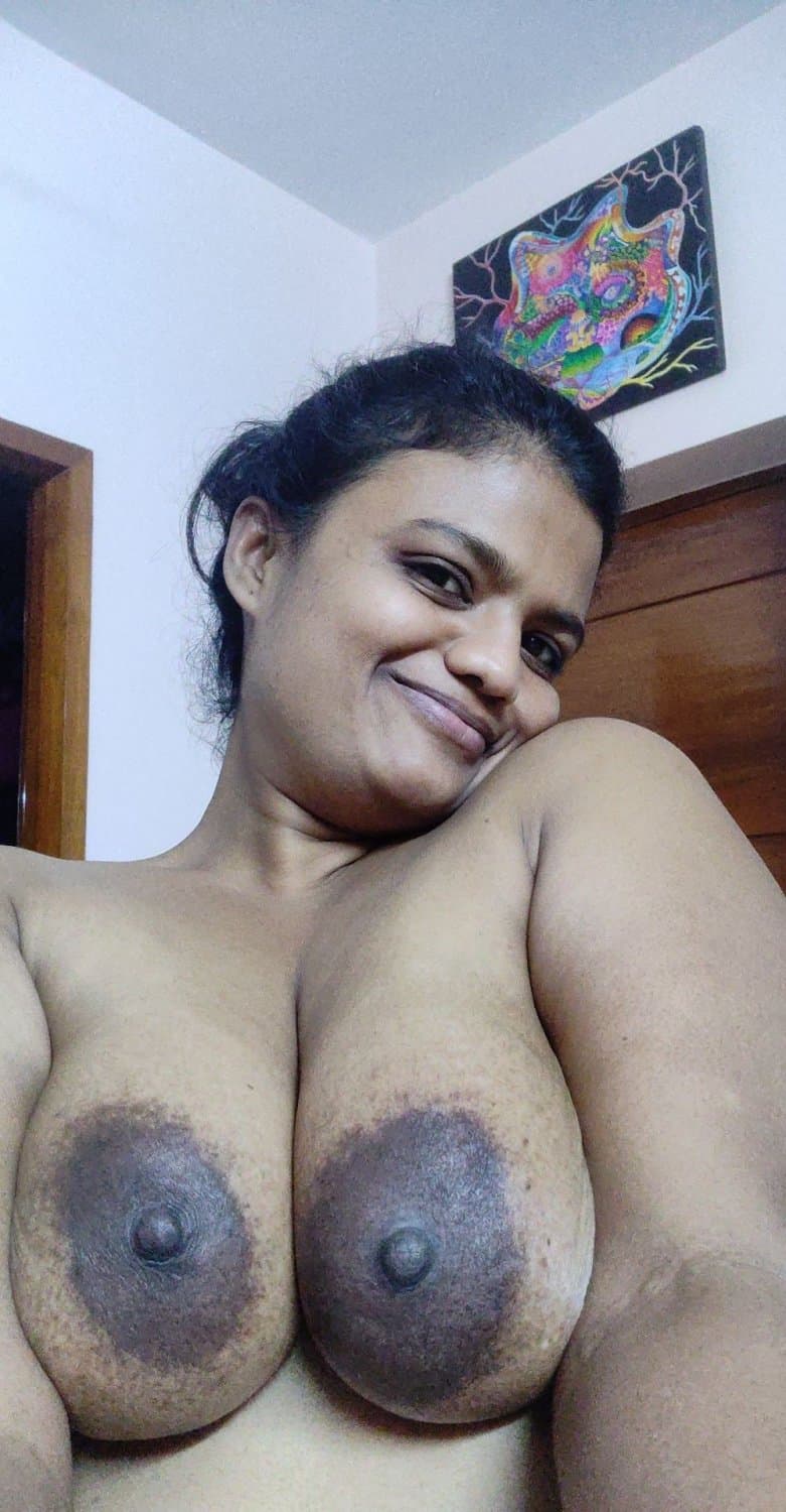 Famous Indian Webslut Likes to Show Off