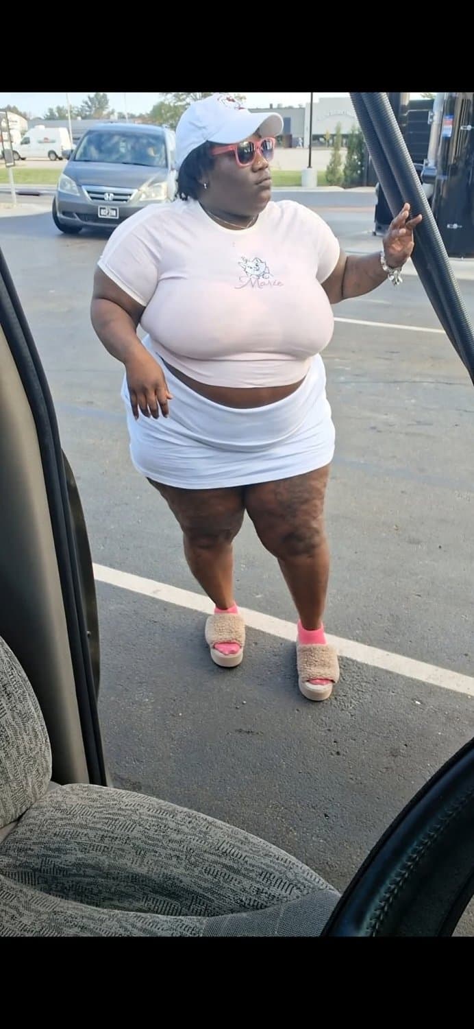 HUGE THICK MEGA EBONY BBW BUG OLE JUICY ASS BOOTY