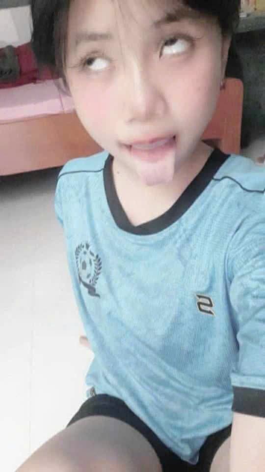 Con đĩ bồn chứa tinh sinh năm 2009