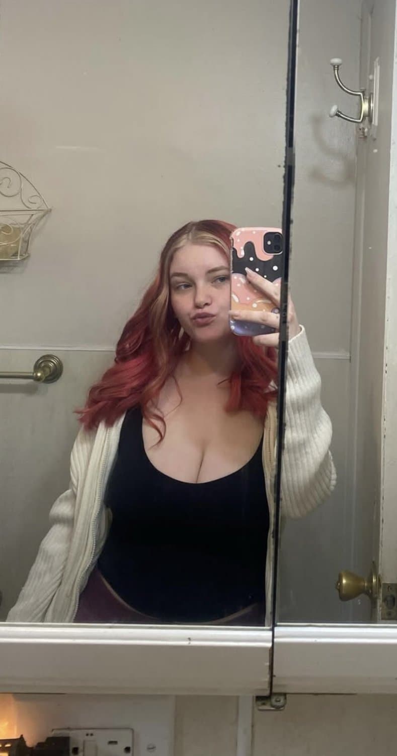 Big booty white girl only loves black dudes