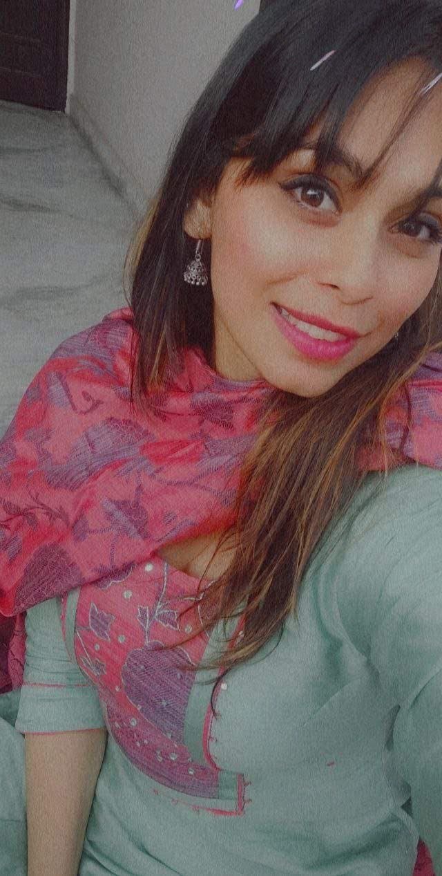 Beautiful punjabi busty babe leaked collection ??? hottest sardarni Muskan kaur randi