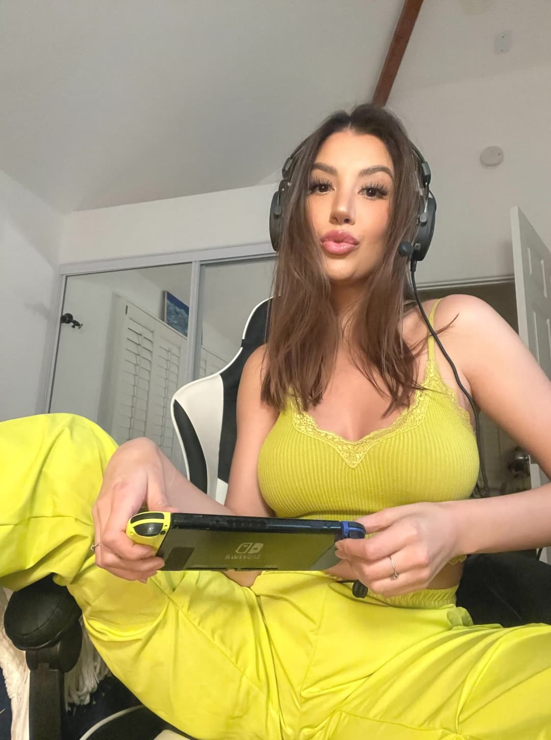 I promise I play better when I’m a little distracted