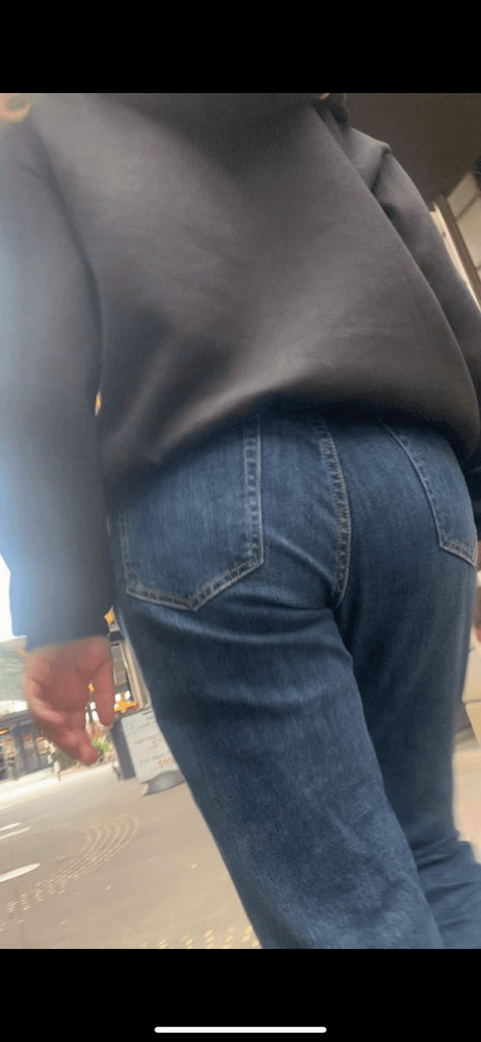 Teen Zoe ass closeup